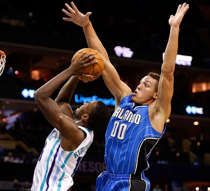 Aaron-Gordon-Michael-Kidd-Gilchrist.jpg